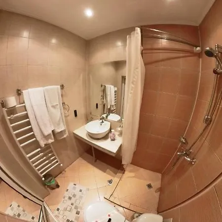 Хотел Kadeva House - Pajoko 3*