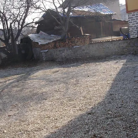 Хотел Kadeva House - Pajoko